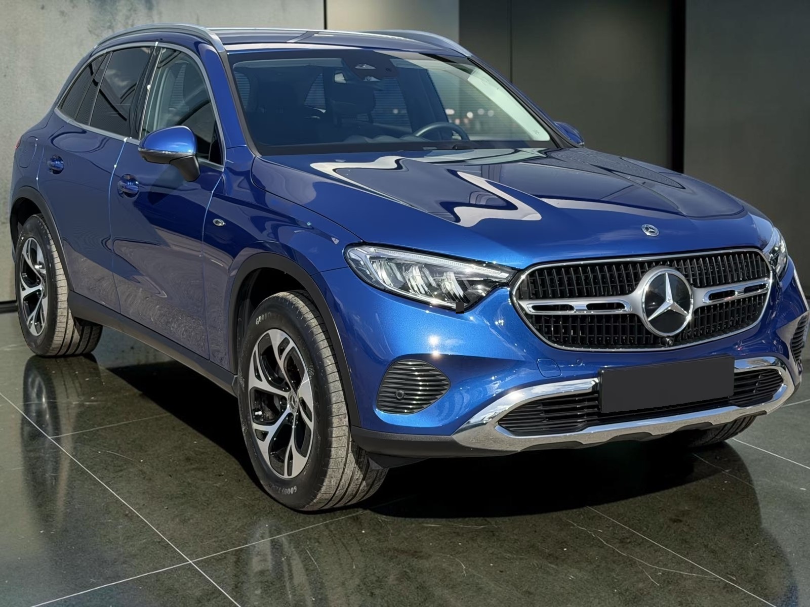2025 Mercedes-Benz GLC 300e 4Matic