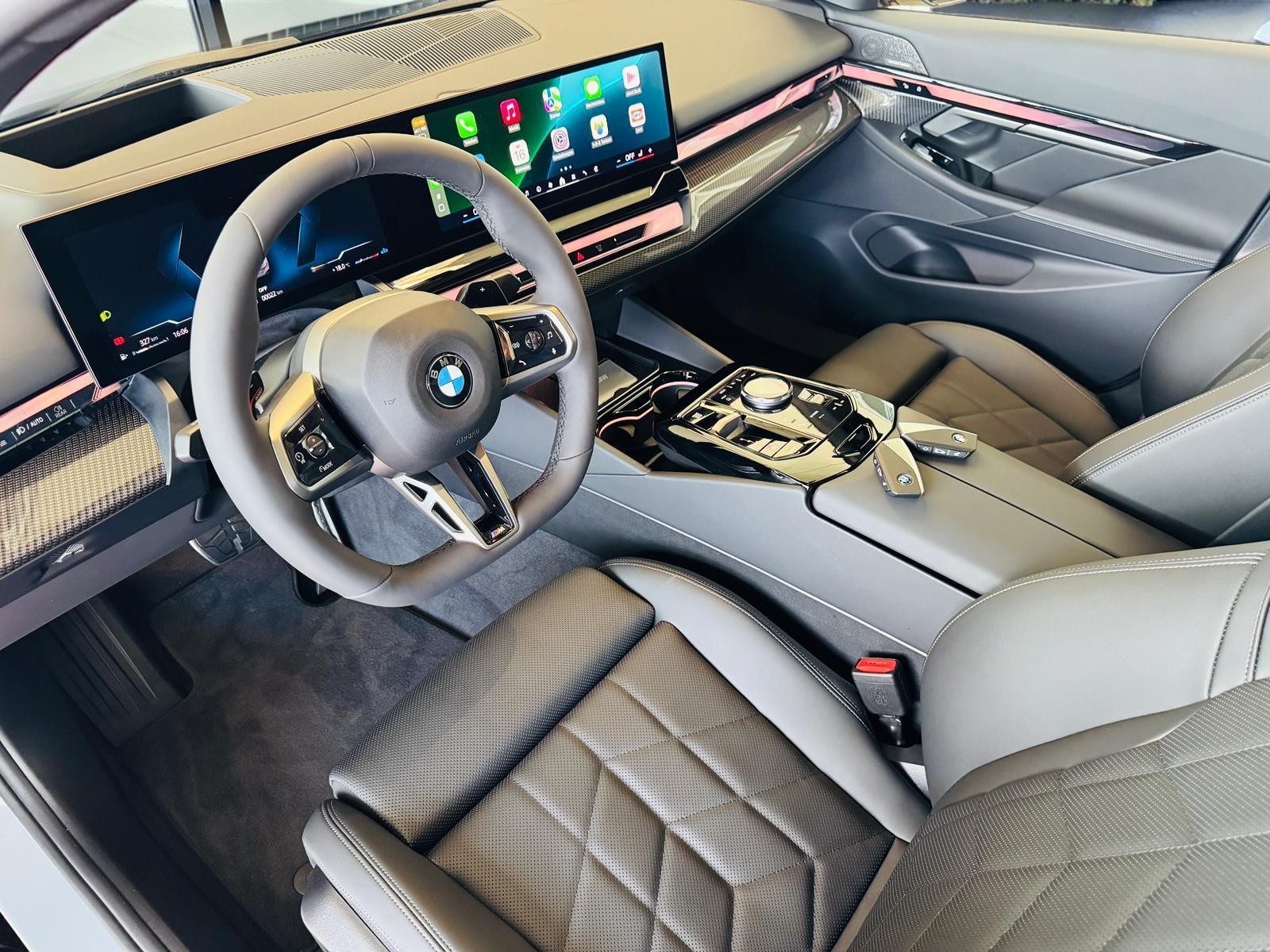 2025 BMW 520d xDrive M-Sport - Image 5