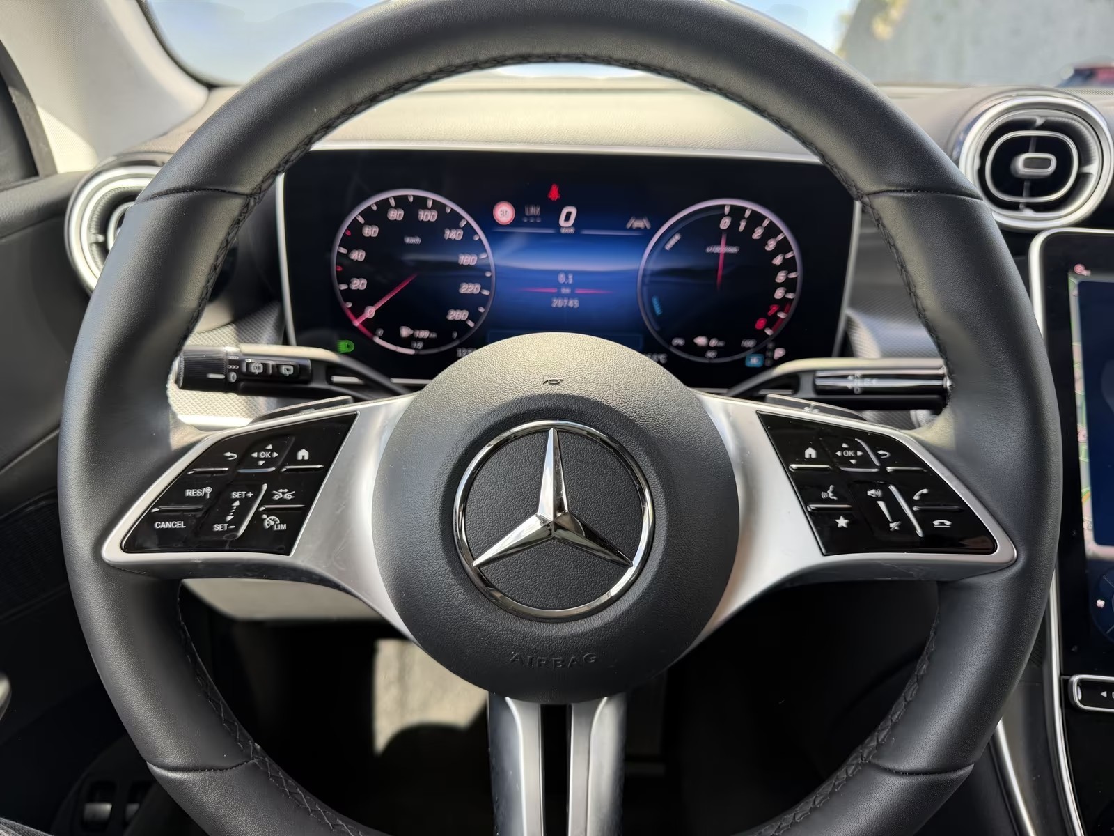 2025 Mercedes-Benz GLC 300e 4Matic - Image 8